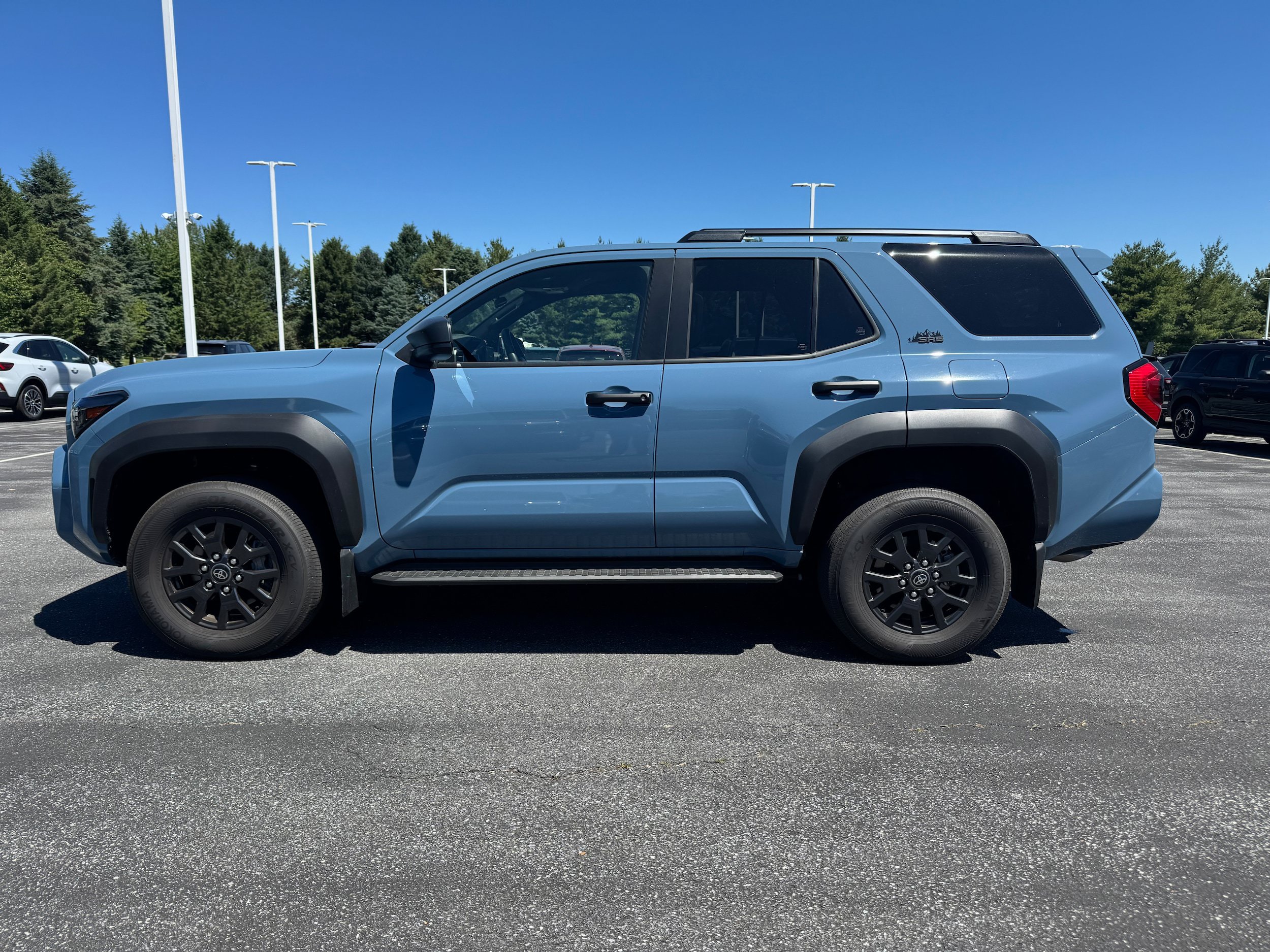Used 2025 Toyota 4Runner SR5 AWD/4WD image 2