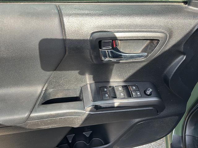 Used 2022 Toyota Tacoma TRD Sport w/ Technology Package AWD/4WD image 14