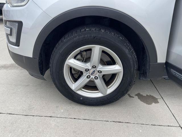 Certified 2017 Ford Explorer XLT AWD/4WD image 10