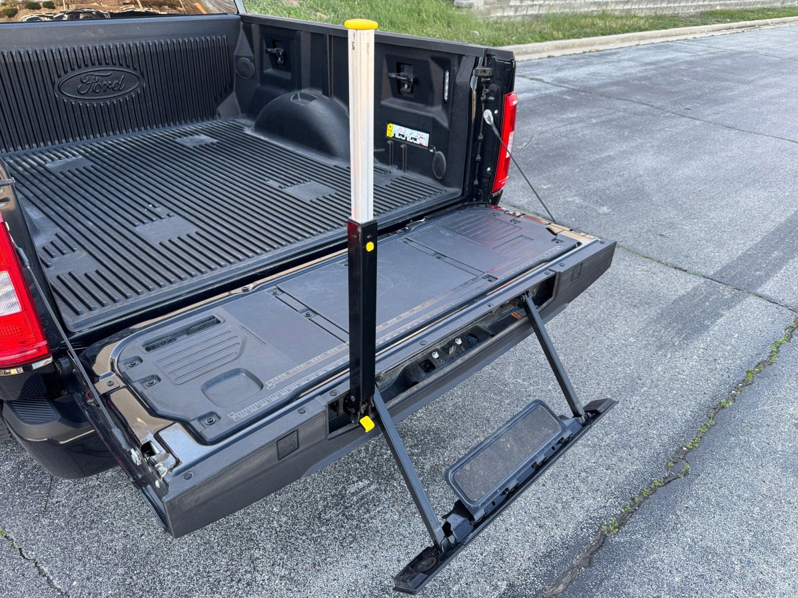 Certified 2023 Ford F150 XLT w/ Equipment Group 302A High image 17