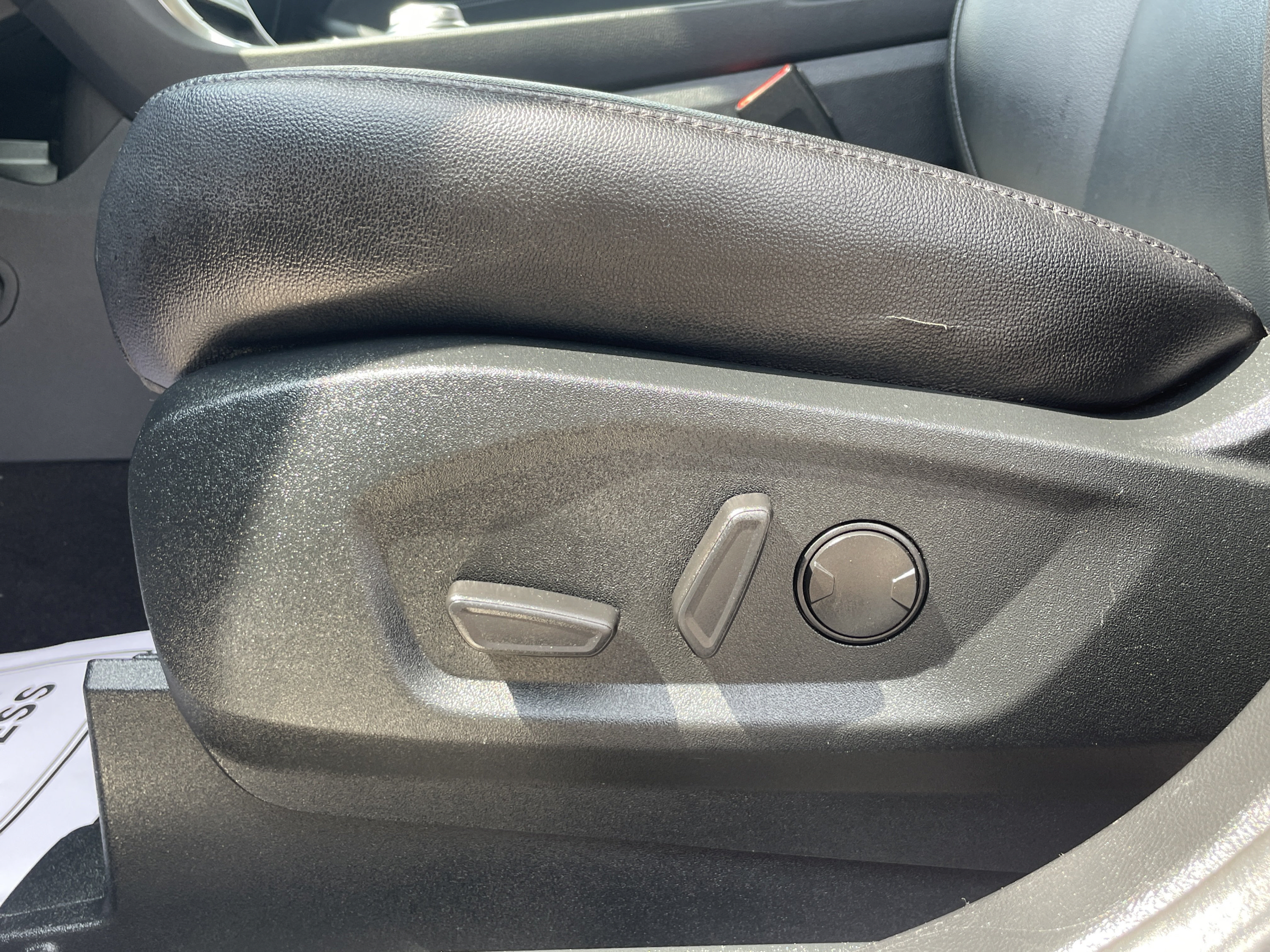 Certified 2022 Ford Edge Titanium AWD/4WD image 14