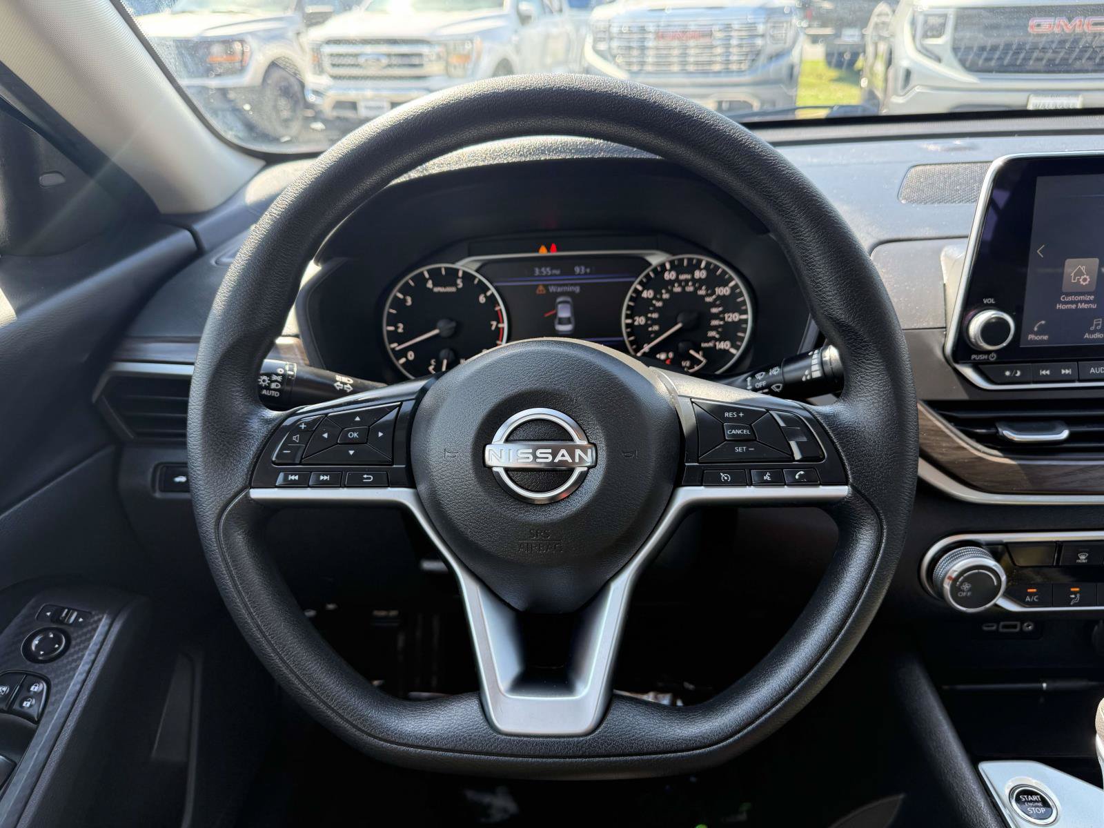 Used 2024 Nissan Altima 2.5 SV FWD image 11