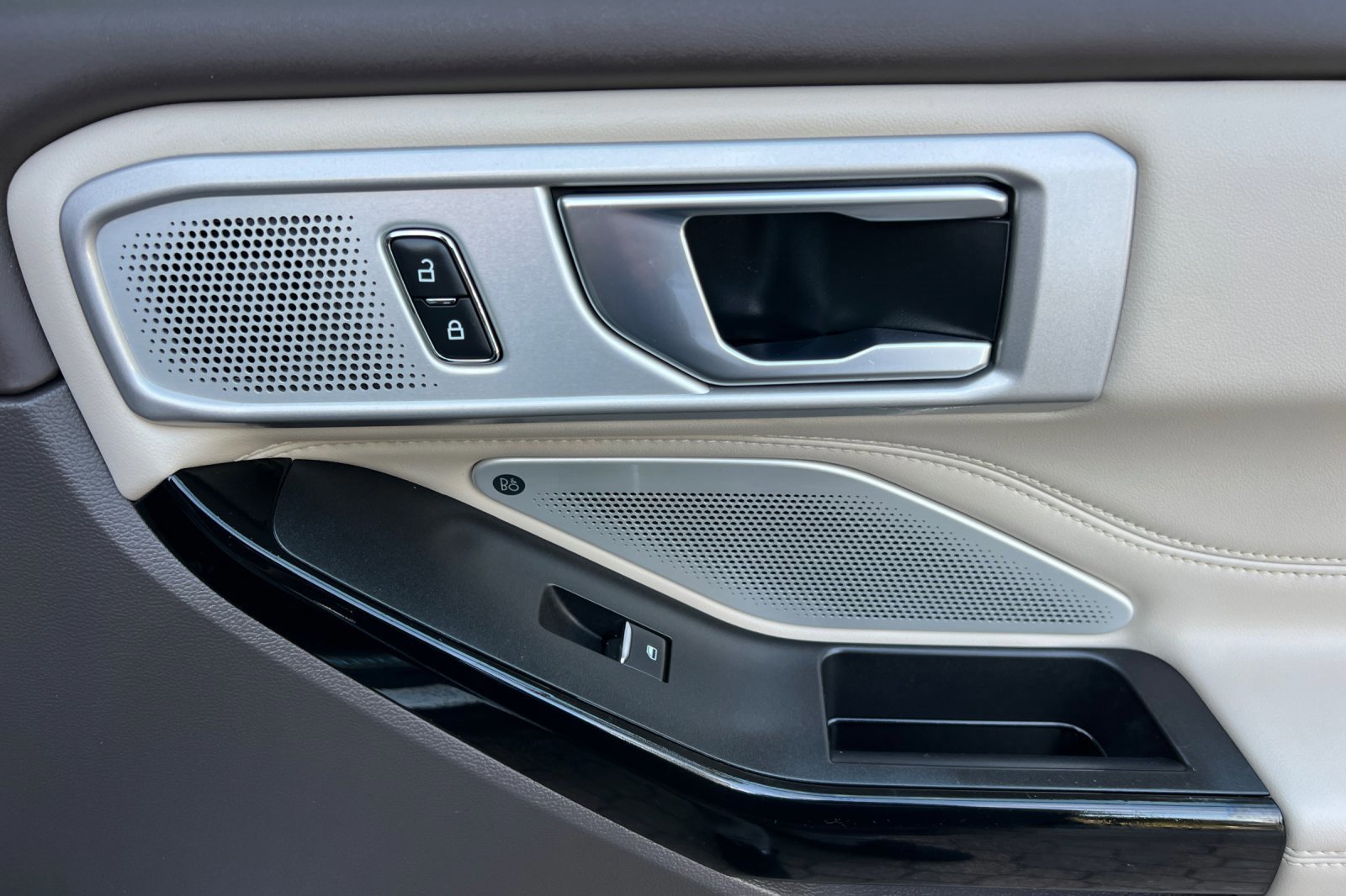 Certified 2022 Ford Explorer Platinum w/ Equipment Group 601A image 23