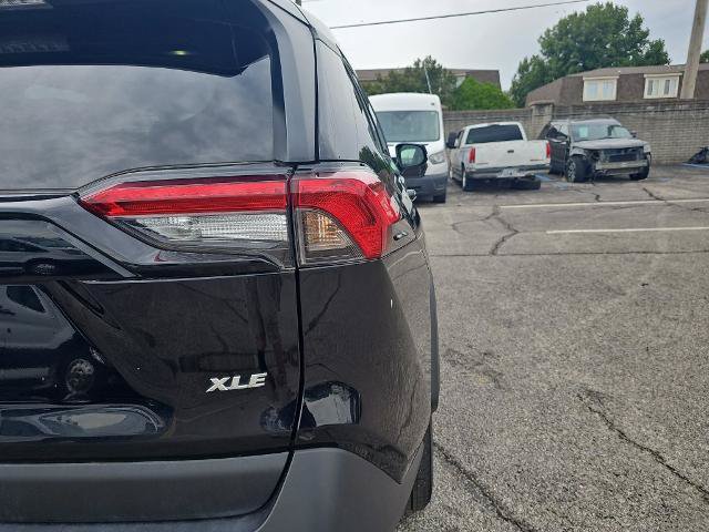 Used 2025 Toyota RAV4 XLE FWD image 33