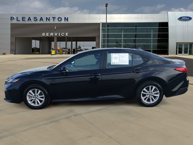 Used 2025 Toyota Camry LE FWD image 2