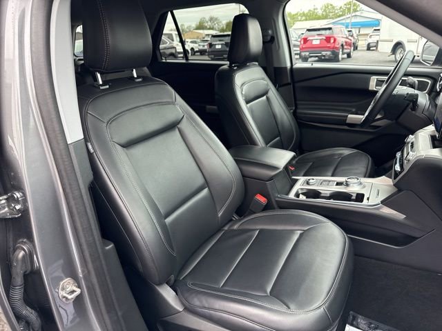 Certified 2023 Ford Explorer XLT w/ Equipment Group 202A AWD/4WD image 39