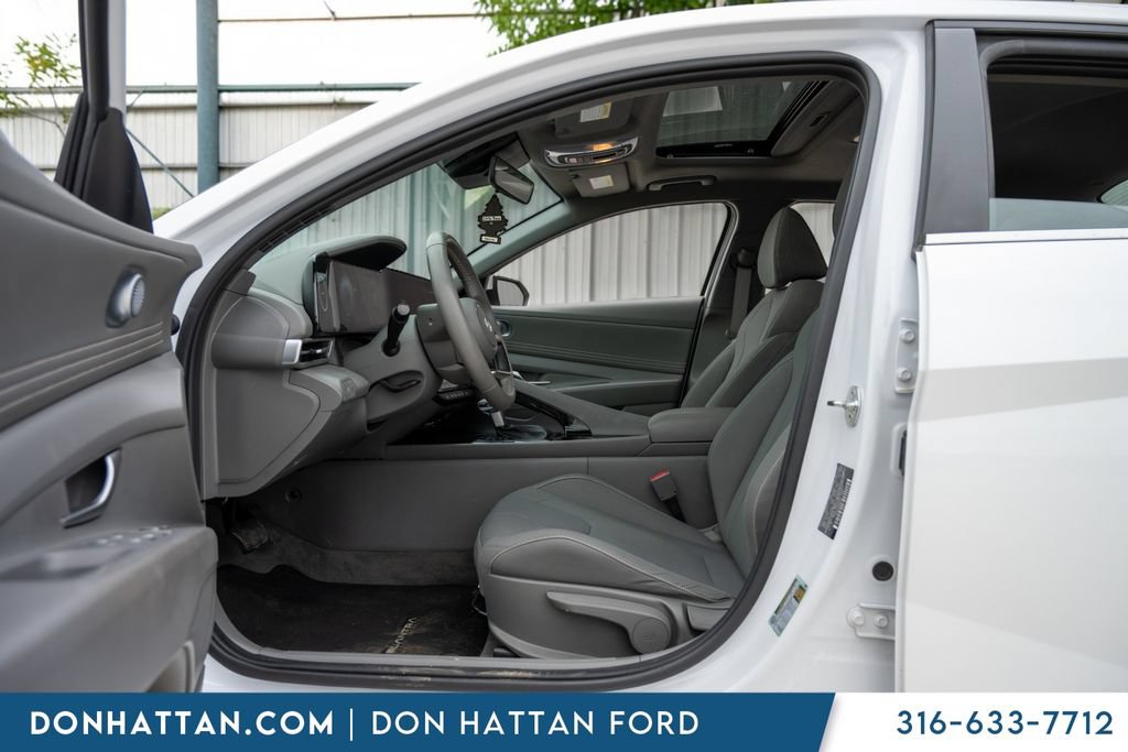 Used 2024 Hyundai Elantra SEL w/ Convenience Package FWD image 5