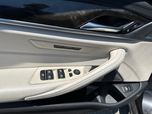 Used 2017 BMW 540i xDrive AWD/4WD image 18