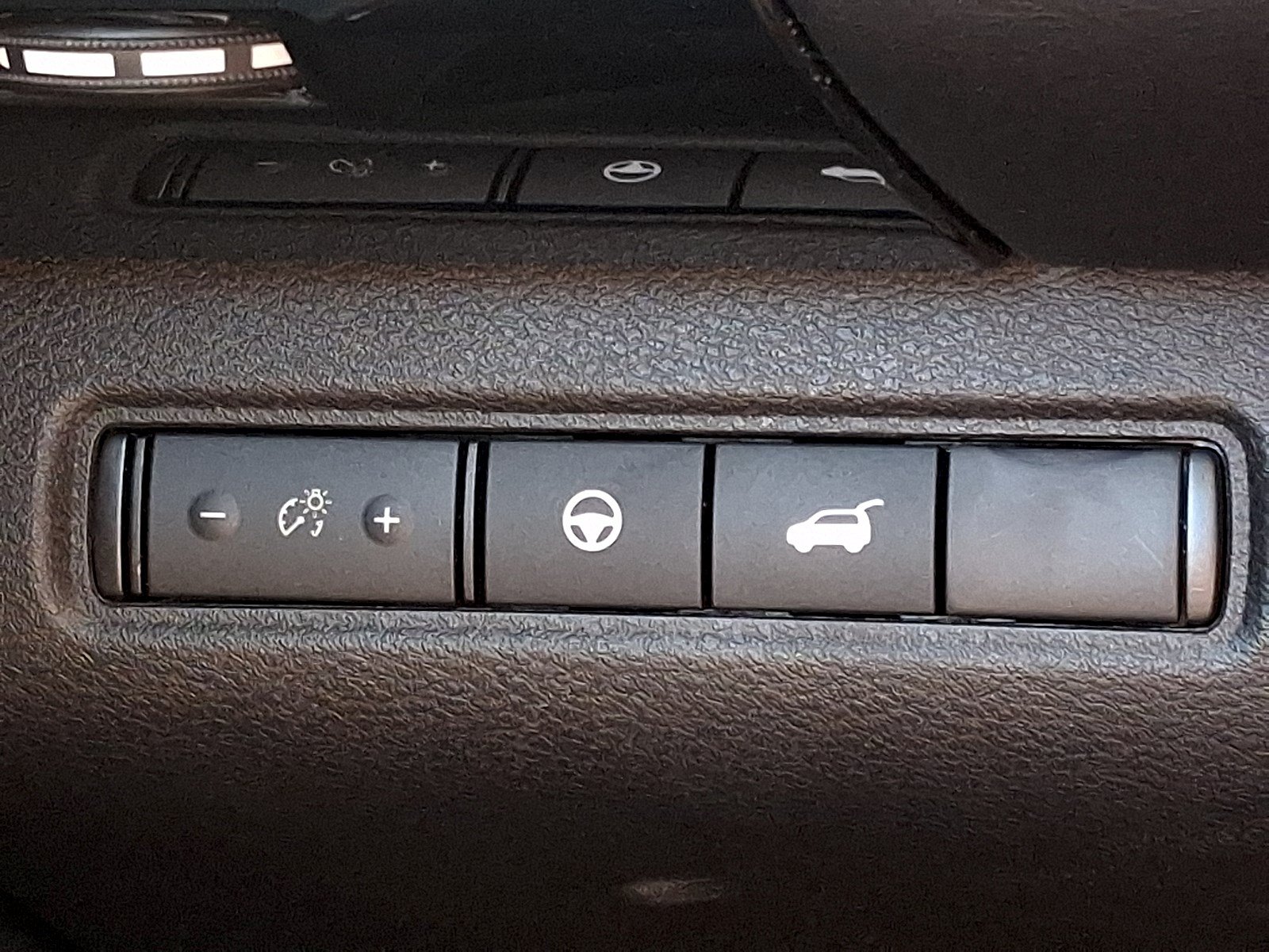 Used 2025 Nissan Pathfinder SV AWD/4WD image 25