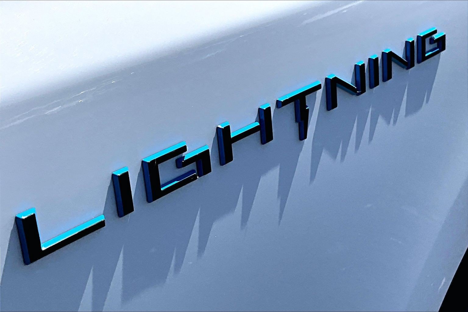 Certified 2025 Ford F150 Lightning Flash AWD/4WD image 31