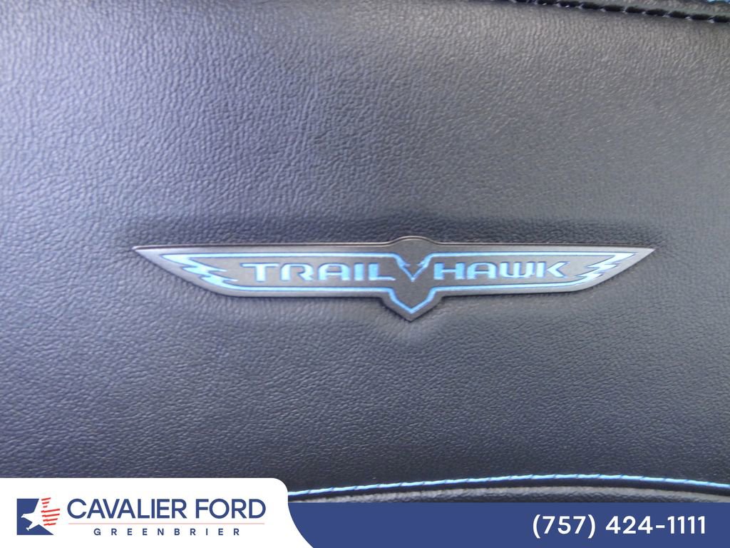 Used 2024 Jeep Grand Cherokee Trailhawk w/ Advanced Protech Group II AWD/4WD image 19