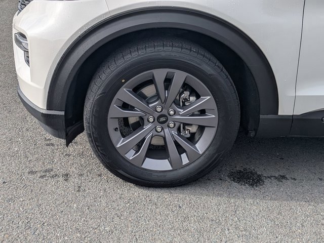 Certified 2022 Ford Explorer XLT w/ Equipment Group 202A image 11