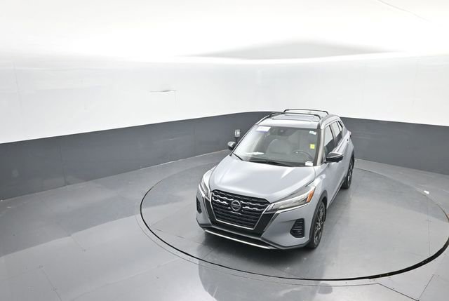 Used 2021 Nissan Kicks SR w/ SR Premium Package image 25