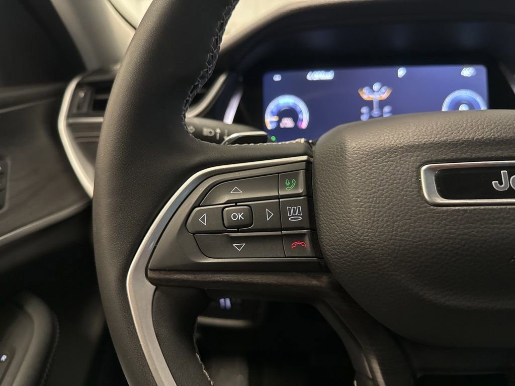 Used 2023 Jeep Grand Cherokee Limited w/ Trailer Tow Prep Group (B) image 40