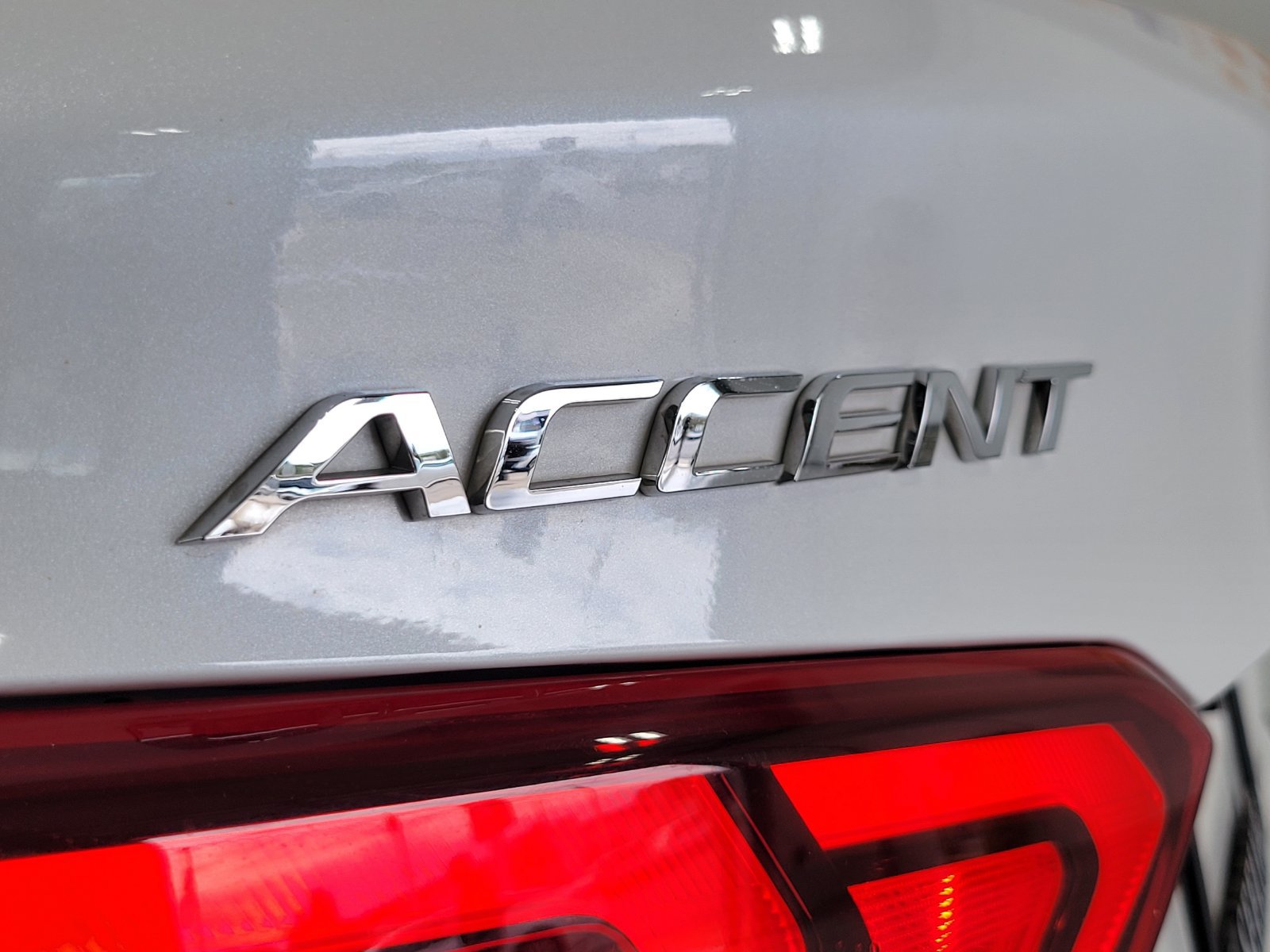 Used 2022 Hyundai Accent Limited FWD image 29