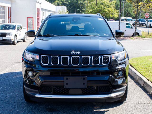 Used 2023 Jeep Compass Limited AWD/4WD image 2