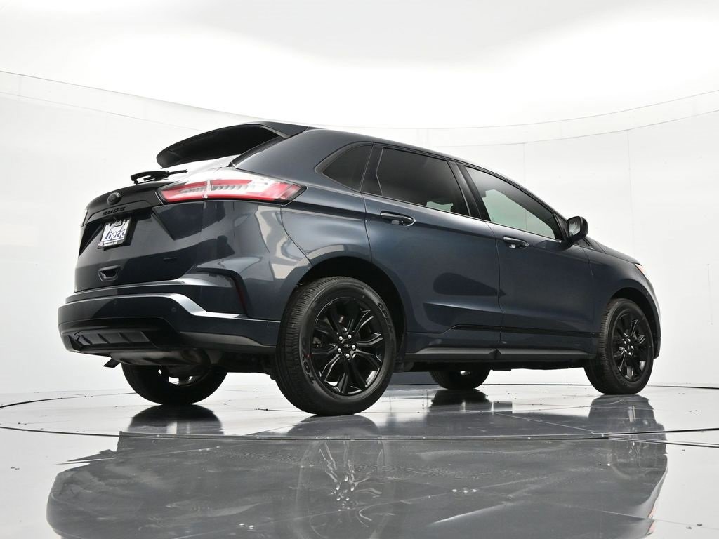 Certified 2022 Ford Edge SE w/ Black Appearance Package image 16
