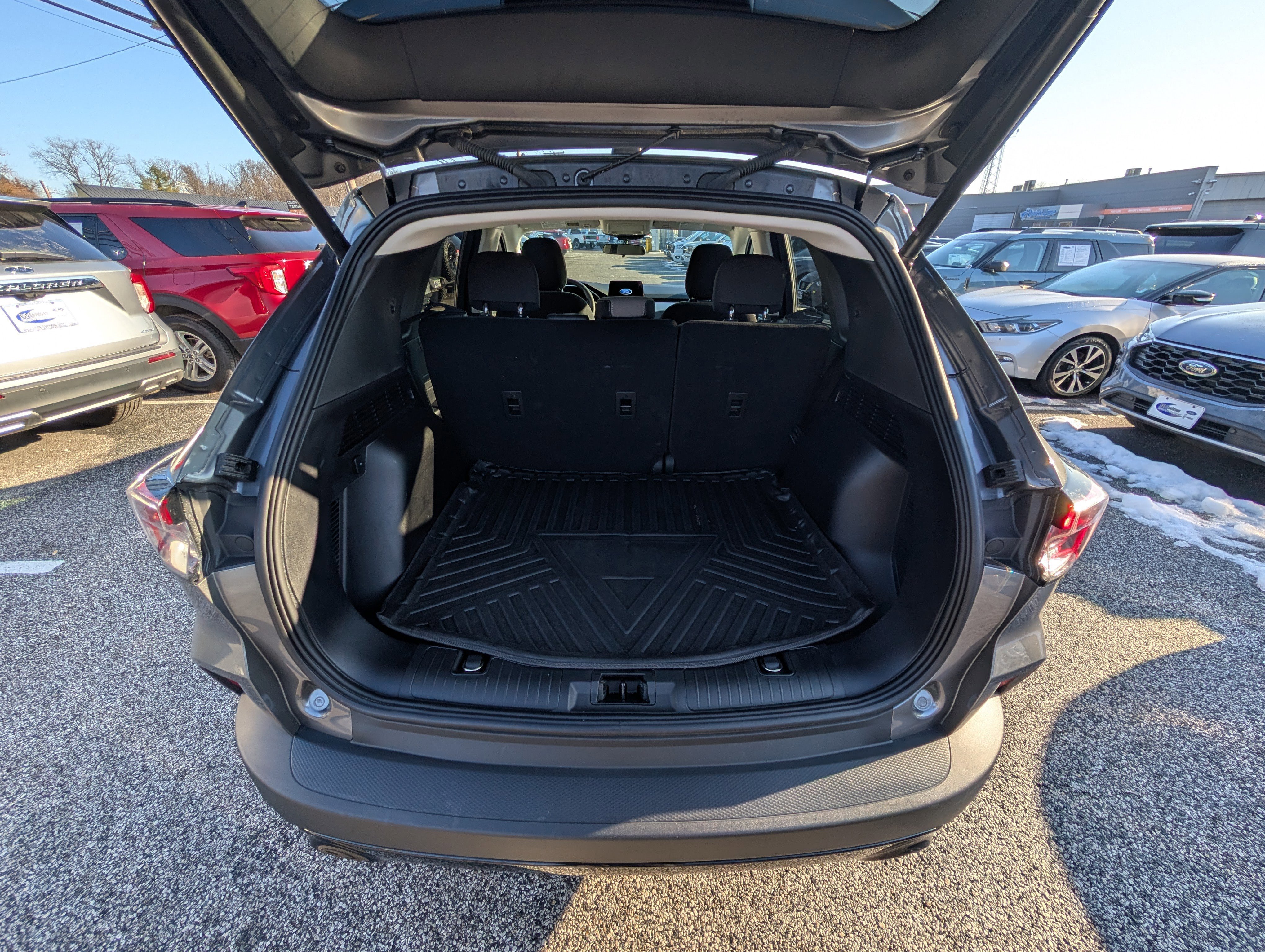 Certified 2022 Ford Escape SE w/ SE Sport Appearance Package image 14