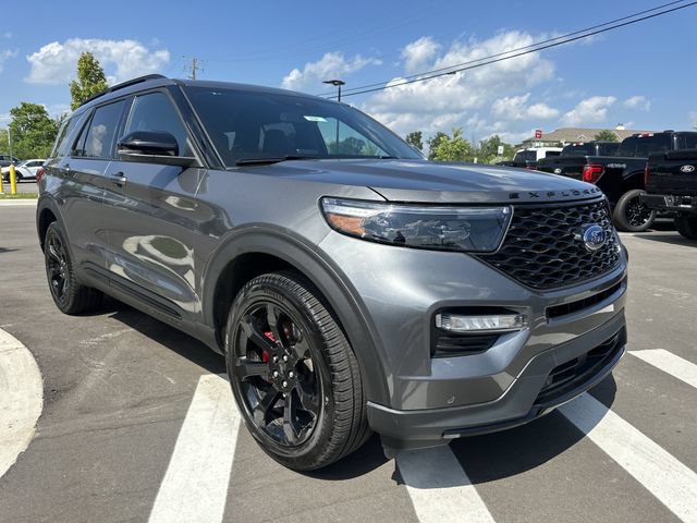 Certified 2024 Ford Explorer ST w/ Equipment Group 401A AWD/4WD image 9