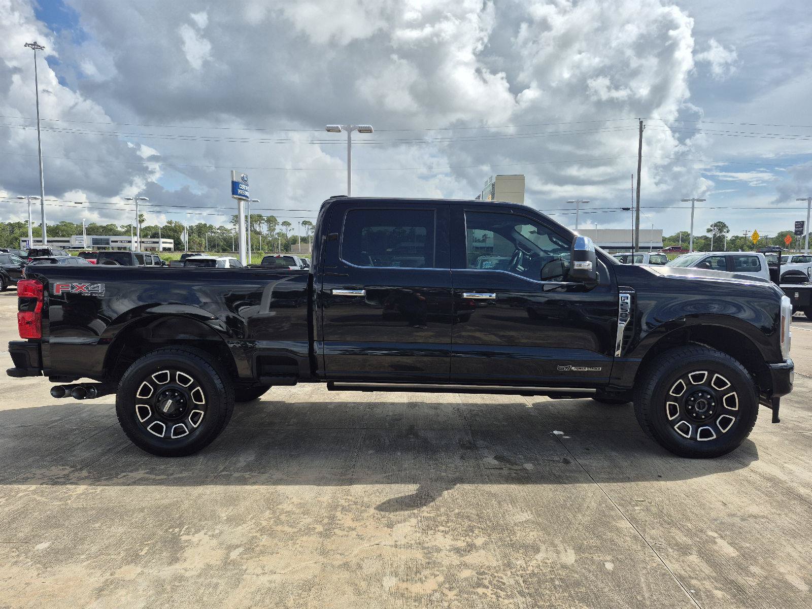 Certified 2024 Ford F250 Platinum w/ FX4 Off-Road Package AWD/4WD image 19