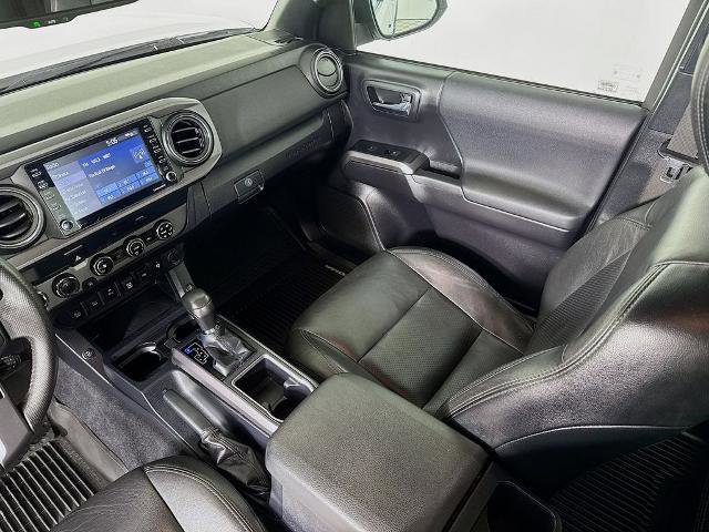 Used 2020 Toyota Tacoma TRD Off-Road w/ Technology Package AWD/4WD image 24