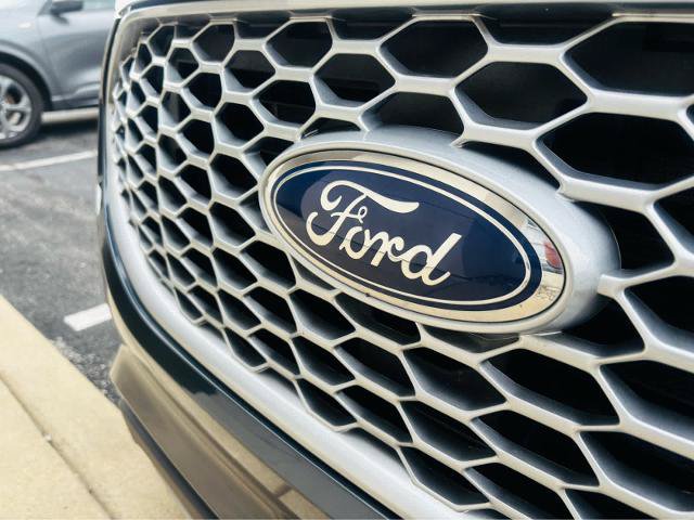 Certified 2023 Ford Edge SEL w/ Convenience Package AWD/4WD image 9