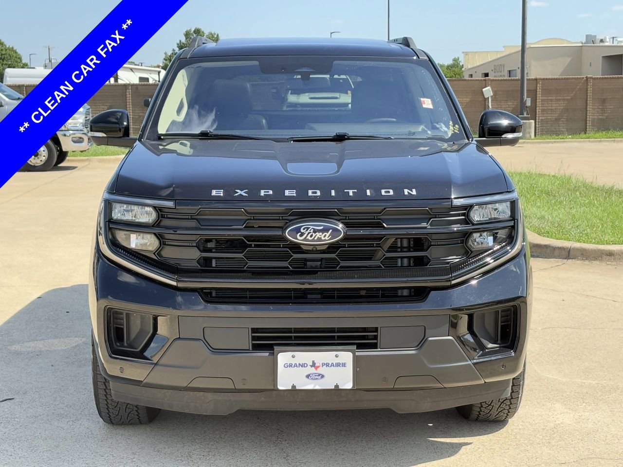 Certified 2025 Ford Expedition Active AWD/4WD image 9