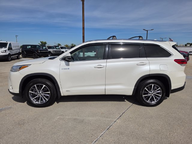 Used 2018 Toyota Highlander XLE AWD/4WD image 8