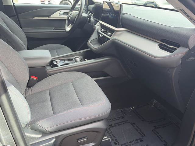 Certified 2025 Ford Explorer Active AWD/4WD image 17