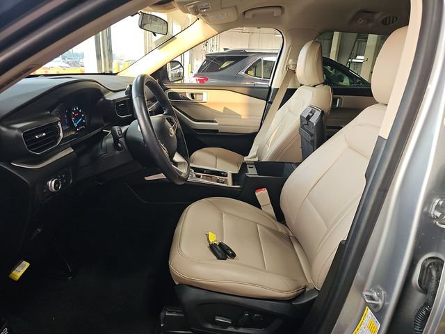 Certified 2022 Ford Explorer XLT w/ Equipment Group 202A AWD/4WD image 25
