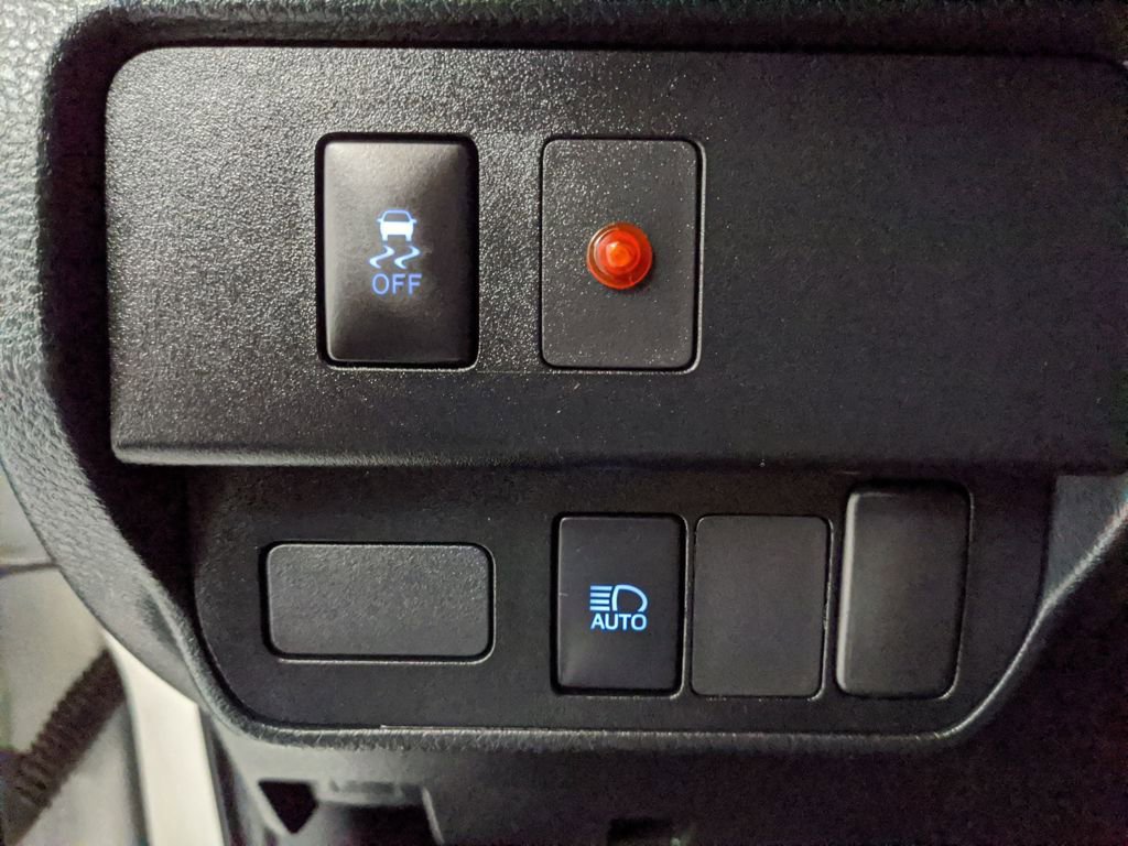 Used 2021 Toyota Tacoma SR image 18