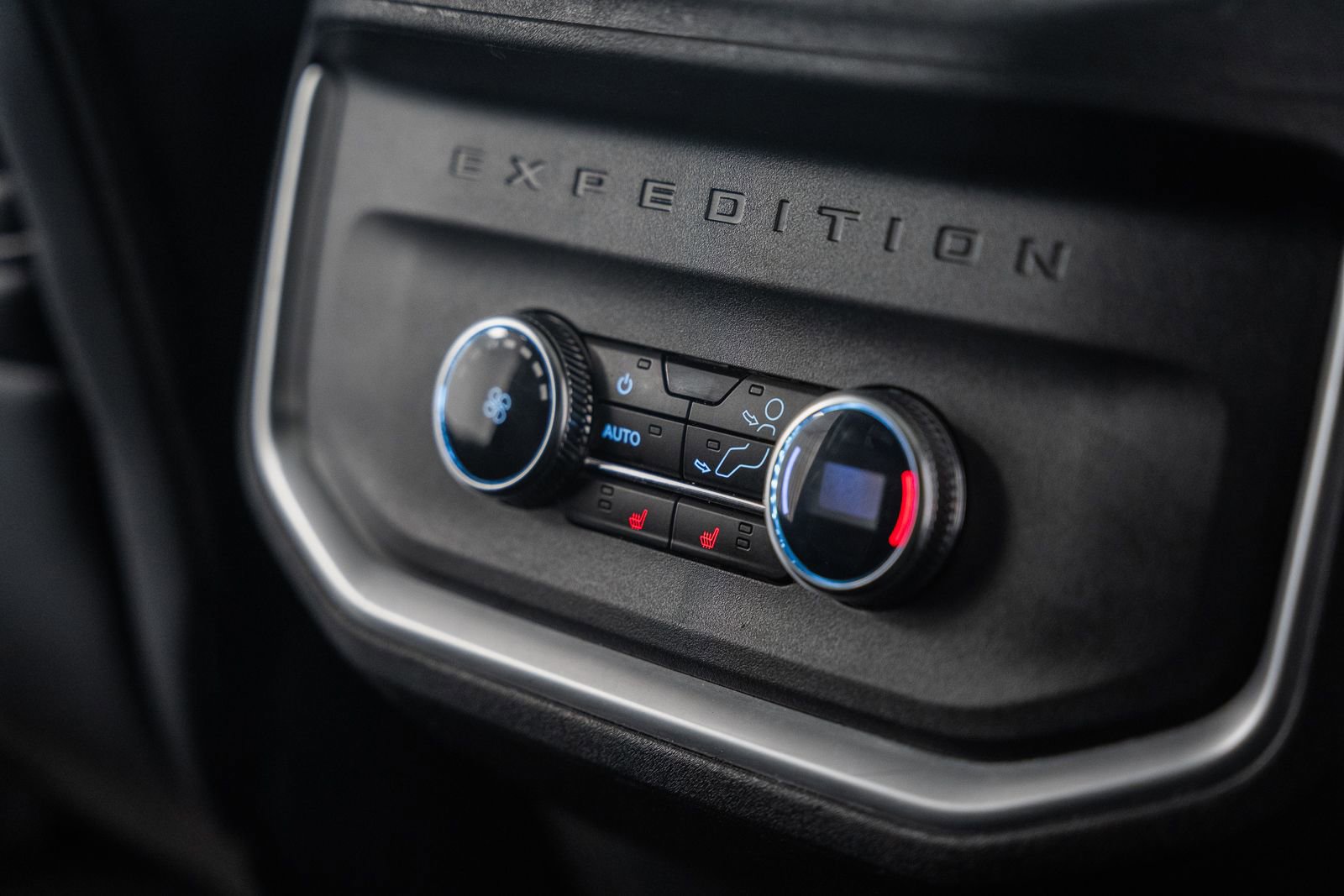 Certified 2025 Ford Expedition Max Platinum image 49