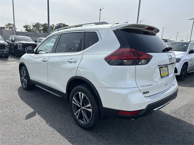 Used 2019 Nissan Rogue SV w/ Premium Package image 3