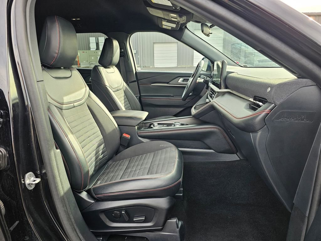 Certified 2025 Ford Explorer ST-Line AWD/4WD image 19