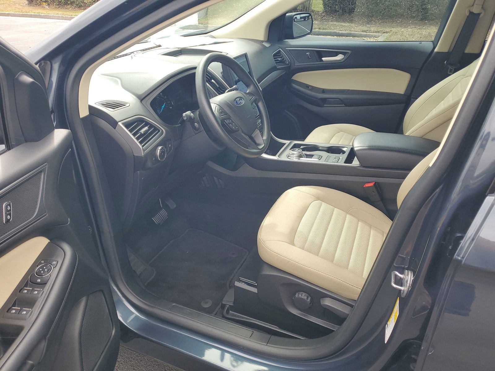 Certified 2024 Ford Edge SE image 15