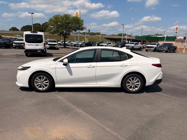 Used 2025 Toyota Camry LE image 4