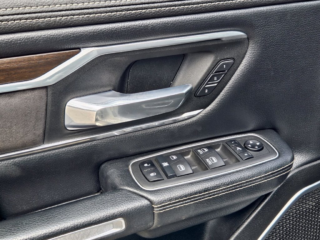 Used 2022 RAM 1500 Laramie AWD/4WD image 19