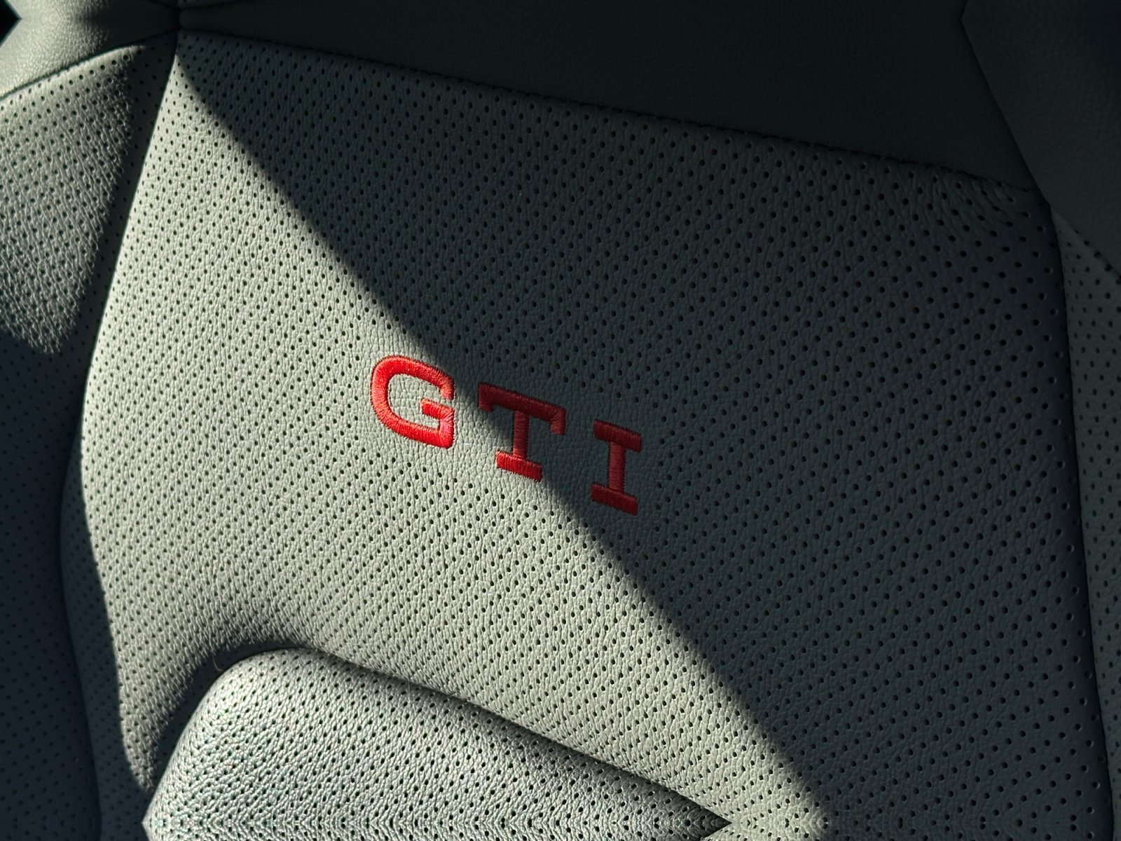 Used 2024 Volkswagen GTI SE FWD image 19