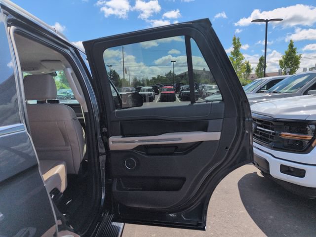 Certified 2023 Ford Expedition XLT AWD/4WD image 17