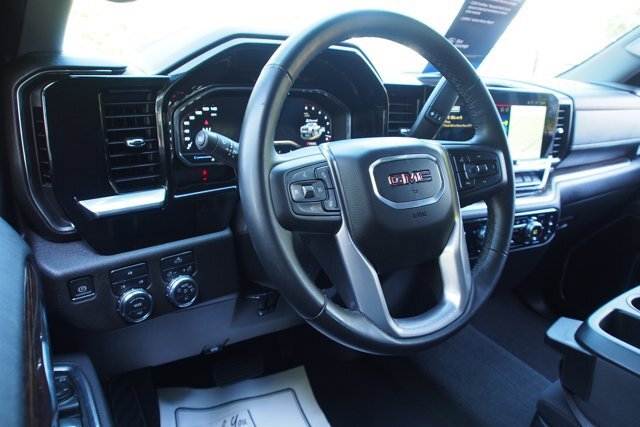 Used 2025 GMC Sierra 2500 SLE w/ Preferred Package AWD/4WD image 15