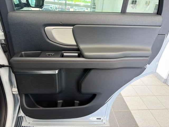 Certified 2025 Ford Expedition Active AWD/4WD image 17