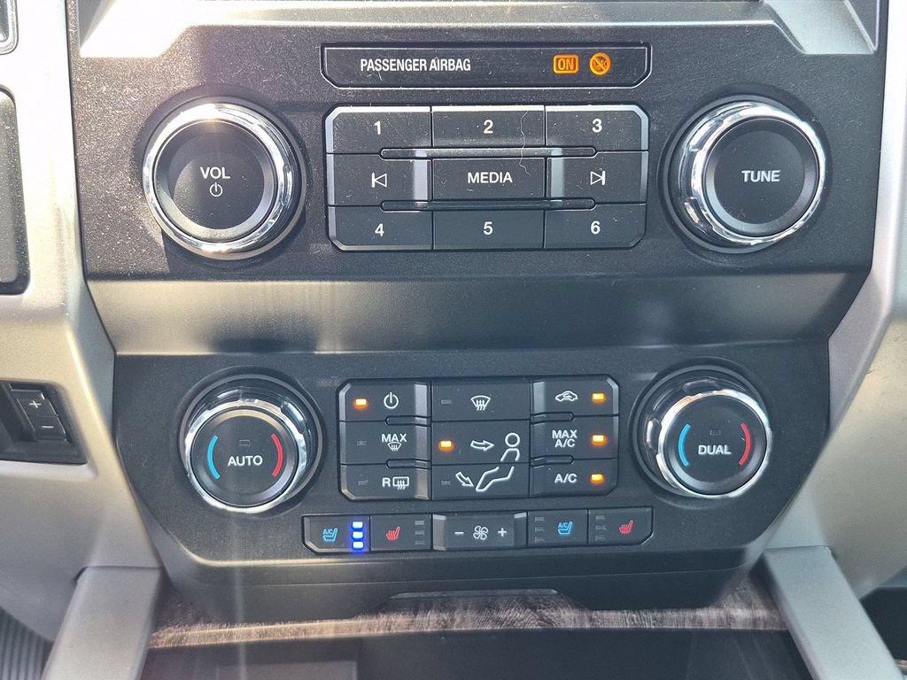 Certified 2019 Ford F450 Lariat w/ Lariat Ultimate Package AWD/4WD image 24