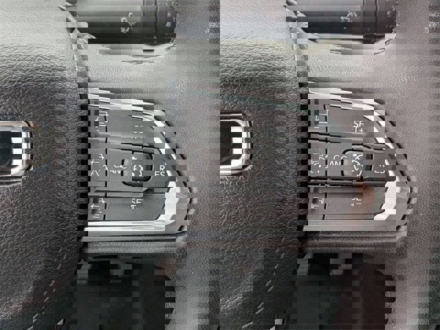 Used 2023 Jeep Compass Limited image 20