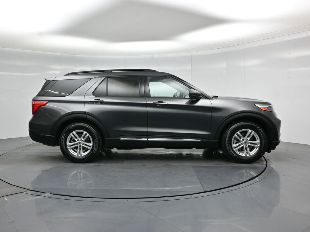 Certified 2020 Ford Explorer XLT w/ Equipment Group 202A image 27