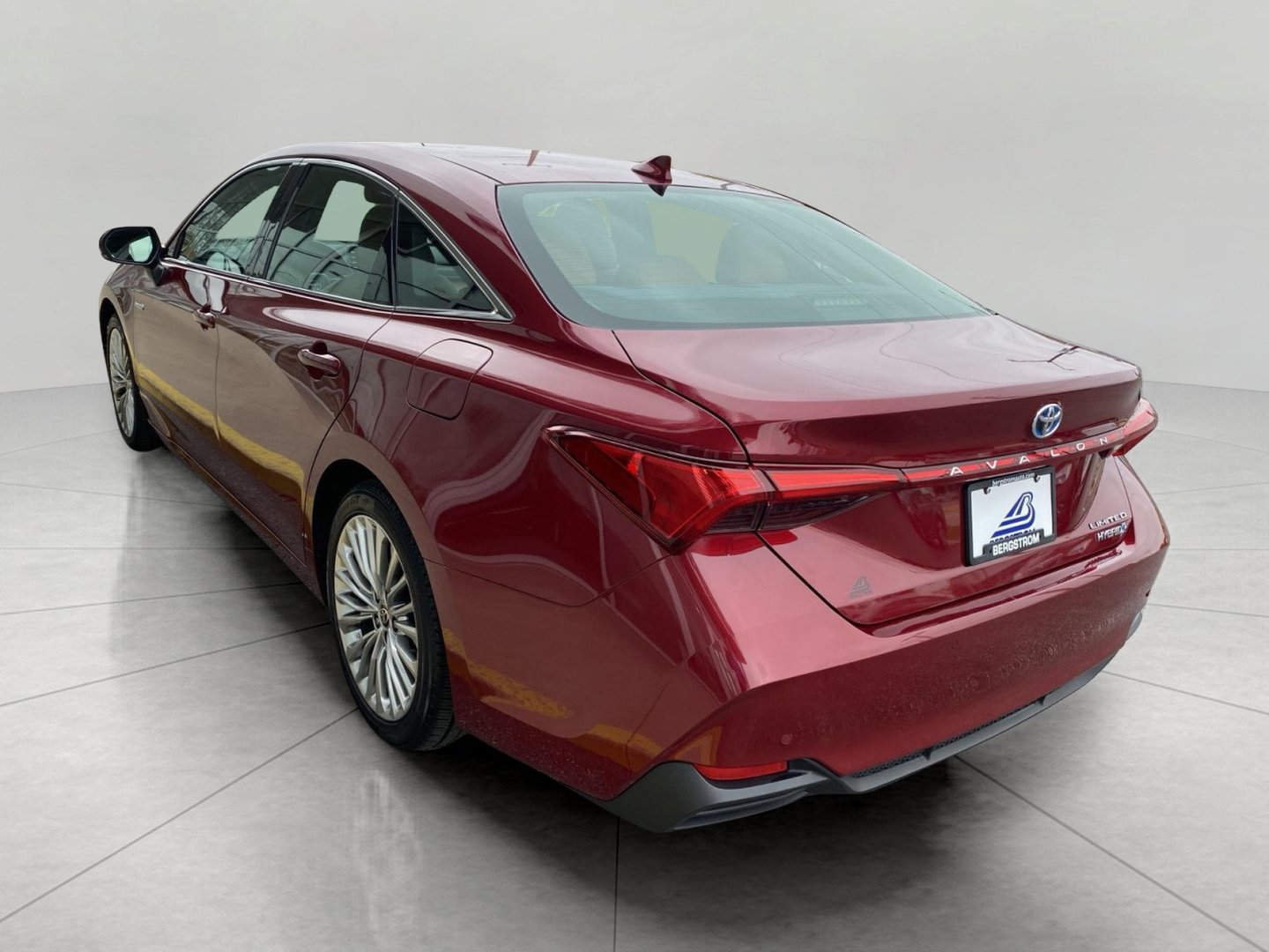 Used 2020 Toyota Avalon Limited w/ Advanced Safety Package FWD image 10