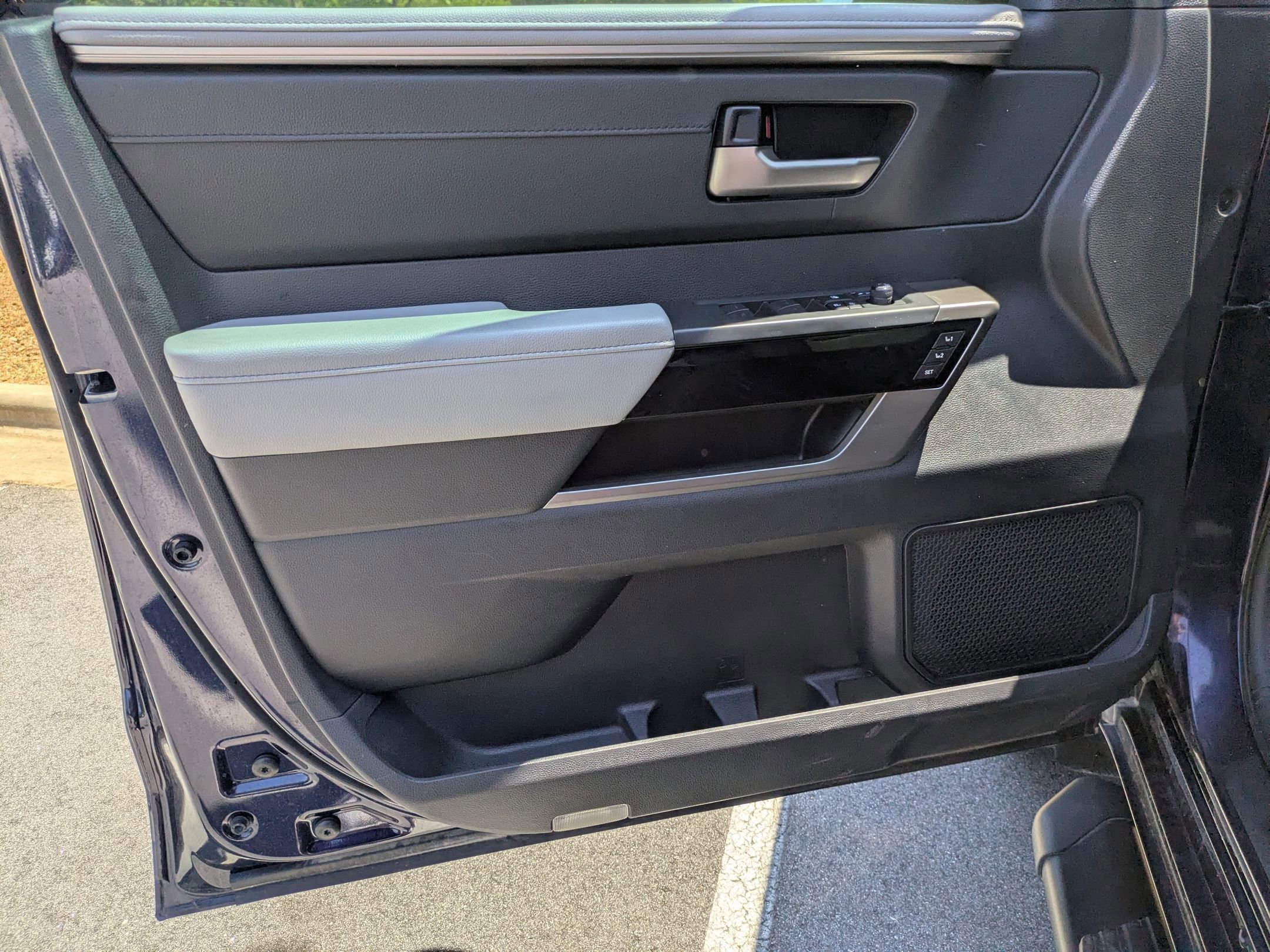 Used 2024 Toyota Tundra Limited w/ TRD Off-Road Package AWD/4WD image 10