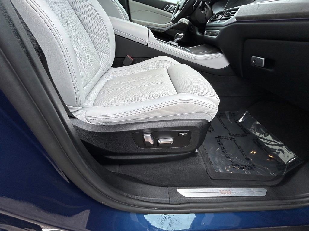 Used 2023 BMW X5 xDrive40i w/ Premium Package AWD/4WD image 27