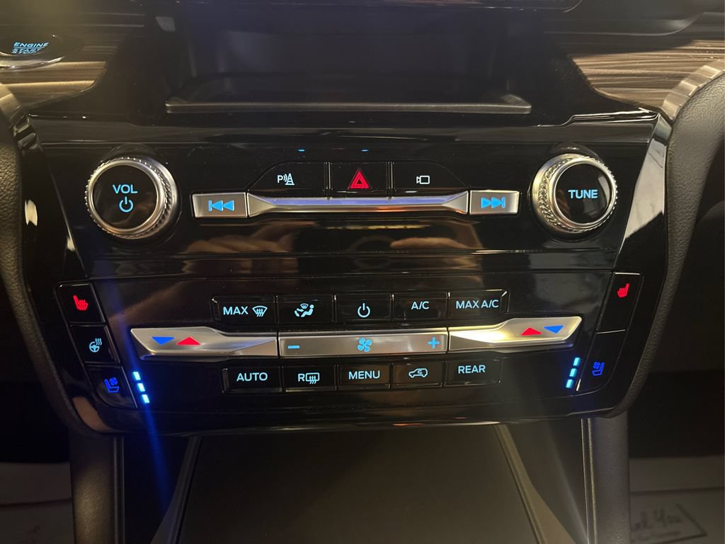 Certified 2022 Ford Explorer Limited RWD image 32