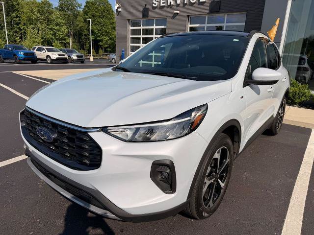 Certified 2025 Ford Escape ST-Line Select w/ Class II Trailer Tow Package AWD/4WD image 3