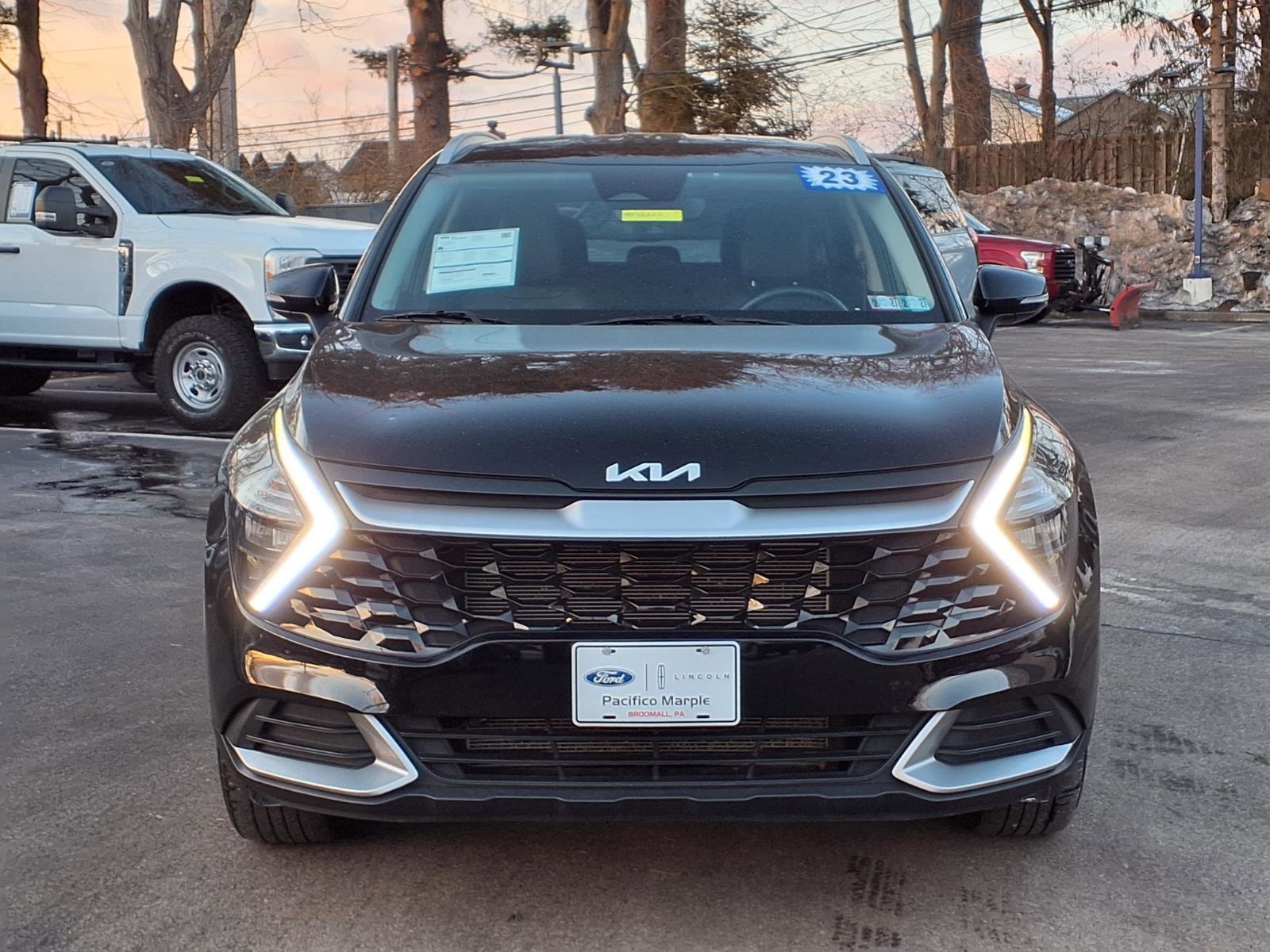 Used 2023 Kia Sportage EX image 8